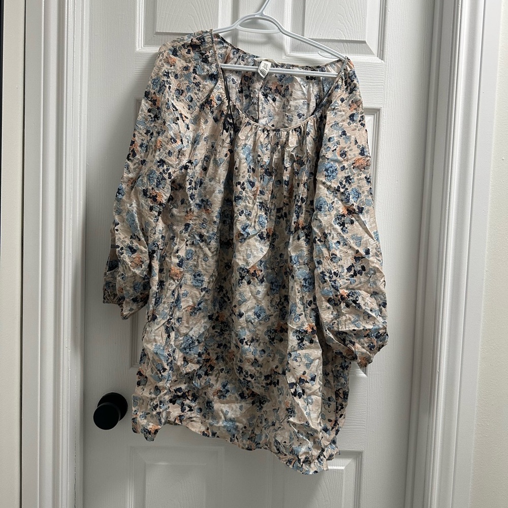 H and M Floral Print Blouse with Blue and Beige Tones